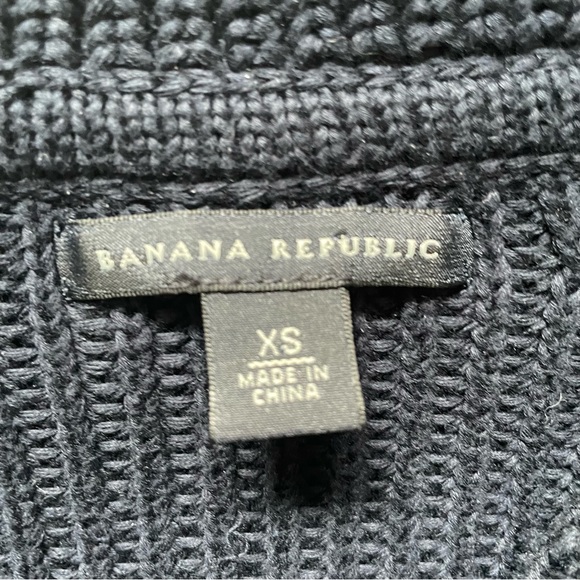BANANA REPUBLIC Navy Blue Sweater Cardigan, sleeve button detail Size XS - Picture 7 of 9